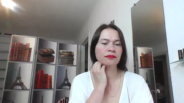 Selena Moo online show from 06/07/26, 09:35