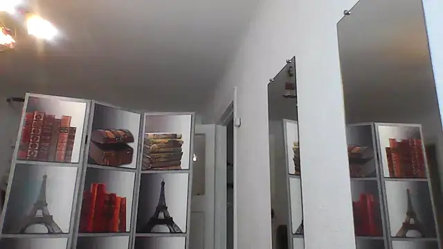 Selena Moo online show from 06/18/26, 09:14