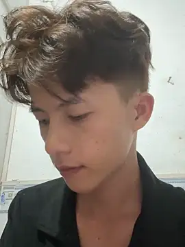 Nguyencuong1999 online show from 04/23/26, 04:42
