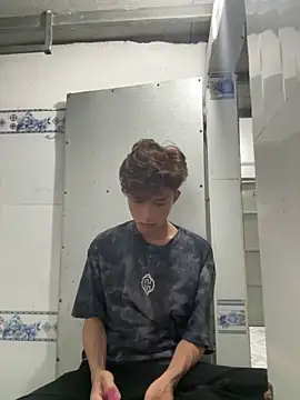 Nguyencuong1999 online show from 05/01/26, 07:24