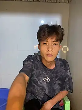Snapshot of Nguyencuong1999 chatting on 06/02/26, 01:13 Nguyencuong1999 online show from 06/02/26, 01:13