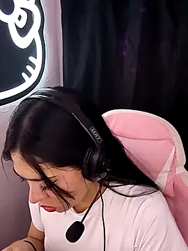 Snapshot of foranea chatting on 03/20/26, 04:12 foranea online show from 03/20/26, 04:12