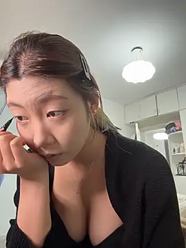 Snapshot of HANHAN886 chatting on 04/15/26, 10:33 HANHAN886 online show from 04/15/26, 10:33