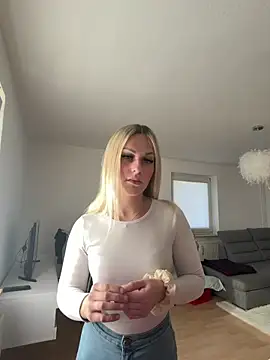 Softpeach402 online show from 03/23/26, 07:45