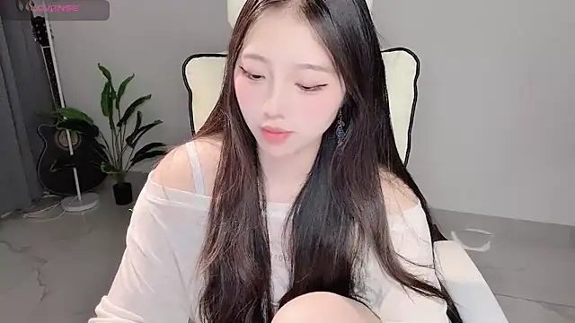 Snapshot of Yukiy8877 chatting on 05/04/26, 12:45 Yukiy8877 online show from 05/04/26, 12:45
