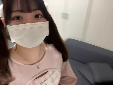 Snapshot of y-u-r-a-33 chatting on 03/31/26, 06:36 y-u-r-a-33 online show from 03/31/26, 06:36