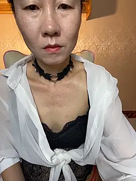 lilysister66 online show from 04/24/26, 02:41