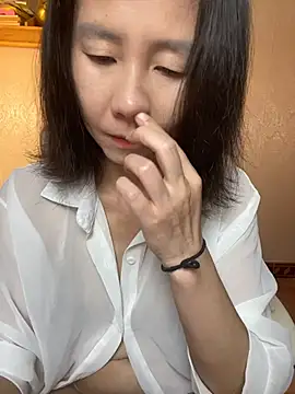 lilysister66 online show from 05/26/26, 01:51