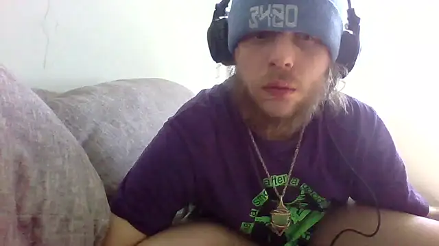 Snapshot of alejandro69420 chatting on 04/19/26, 08:44 alejandro69420 online show from 04/19/26, 08:44