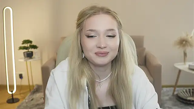 SeemaHornoff online show from 03/30/26, 03:02