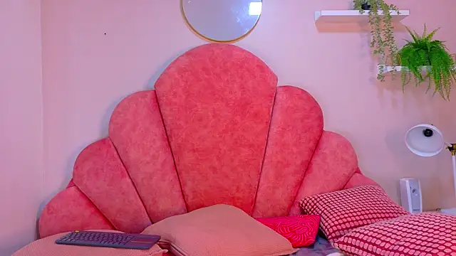 StarrMoon   online show from 05/12/26, 08:11