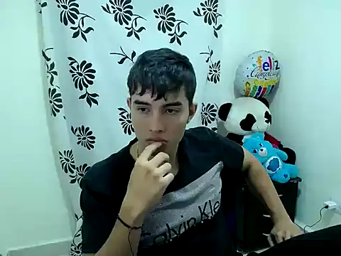 Snapshot of Fher_rivers1 chatting on 05/14/26, 03:24 Fher rivers1 online show from 05/14/26, 03:24