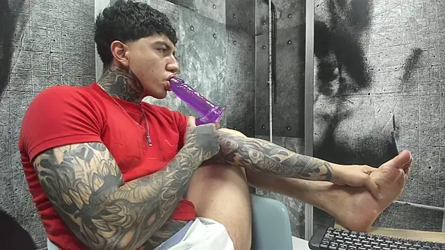 Gury tattoo online show from 05/25/26, 08:04