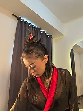 Snapshot of Ellelie_77 chatting on 04/08/26, 02:06 Ellelie 77 online show from 04/08/26, 02:06