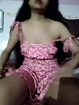 Snapshot of ALIZA_FENDY chatting on 07/05/26, 02:13 ALIZA FENDY online show from 07/05/26, 02:13