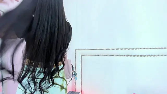 emma-sandoval online show from 04/21/26, 07:17