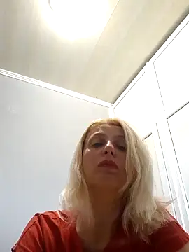 MiaLove183 online show from 06/07/26, 08:29