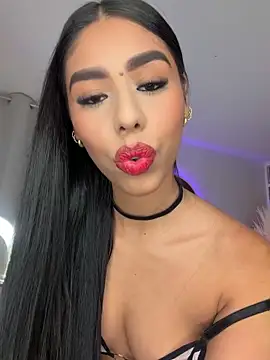Rossie Blooms online show from 05/17/26, 07:43