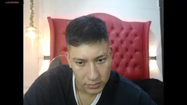 Snapshot of DominantBoy4 chatting on 07/08/26, 01:32 DominantBoy4 online show from 07/08/26, 01:32