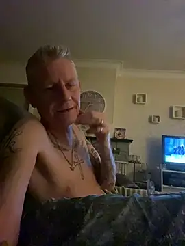 Snapshot of kurtyhotty chatting on 03/21/26, 01:32 kurtyhotty online show from 03/21/26, 01:32