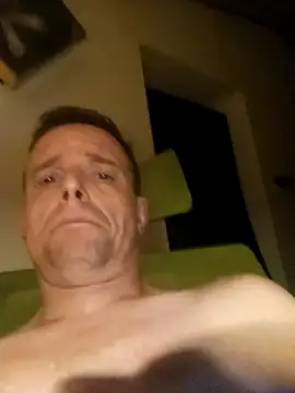 Snapshot of Nadrzeny83 chatting on 03/21/26, 03:22 Nadrzeny83 online show from 03/21/26, 03:22