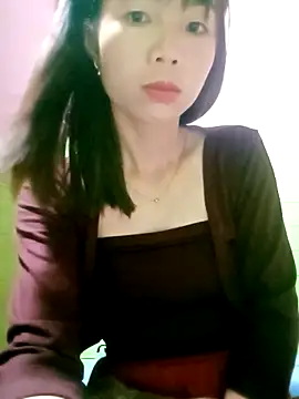 Snapshot of AmyLinee01 chatting on 04/12/26, 09:42 AmyLinee01 online show from 04/12/26, 09:42