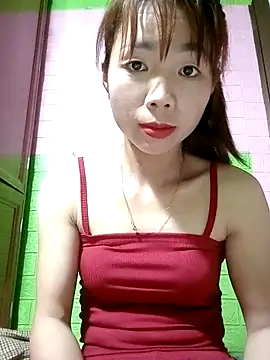 Snapshot of AmyLinee01 chatting on 04/15/26, 05:25 AmyLinee01 online show from 04/15/26, 05:25