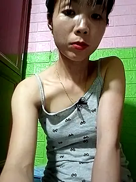Snapshot of AmyLinee01 chatting on 04/15/26, 05:31 AmyLinee01 online show from 04/15/26, 05:31