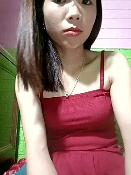 Snapshot of AmyLinee01 chatting on 04/18/26, 05:50 AmyLinee01 online show from 04/18/26, 05:50
