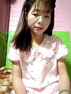 Snapshot of AmyLinee01 chatting on 04/23/26, 01:40 AmyLinee01 online show from 04/23/26, 01:40