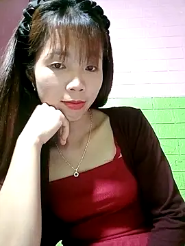 Snapshot of AmyLinee01 chatting on 04/27/26, 05:33 AmyLinee01 online show from 04/27/26, 05:33