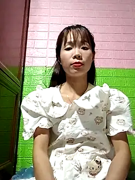Snapshot of AmyLinee01 chatting on 04/29/26, 11:03 AmyLinee01 online show from 04/29/26, 11:03
