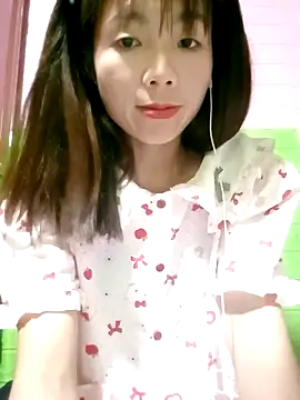 Snapshot of AmyLinee01 chatting on 04/30/26, 08:57 AmyLinee01 online show from 04/30/26, 08:57