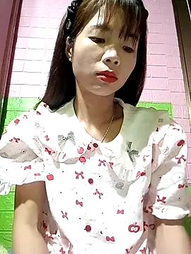 Snapshot of AmyLinee01 chatting on 05/01/26, 11:48 AmyLinee01 online show from 05/01/26, 11:48