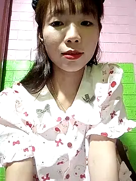 Snapshot of AmyLinee01 chatting on 05/11/26, 04:26 AmyLinee01 online show from 05/11/26, 04:26