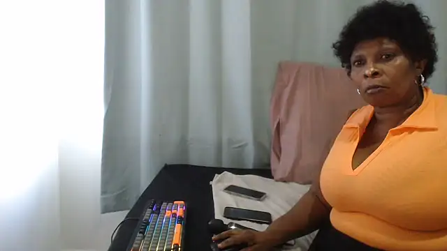 Snapshot of Lucia-boobs chatting on 07/30/26, 03:00 Lucia-boobs online show from 07/30/26, 03:00