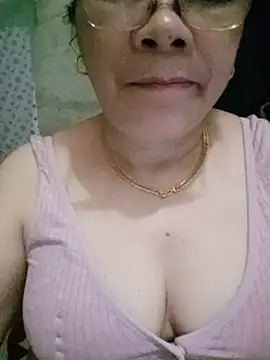 Snapshot of Funsexy1 chatting on 05/21/26, 03:24 Funsexy1 online show from 05/21/26, 03:24