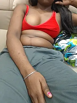Snapshot of AAHNA_3 chatting on 04/11/26, 02:49 AAHNA 3 online show from 04/11/26, 02:49