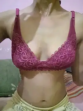 Snapshot of Curvy_Amyra chatting on 05/11/26, 06:05 Curvy Amyra online show from 05/11/26, 06:05