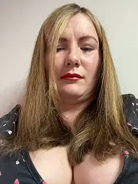 Snapshot of Susan_Wright chatting on 06/17/26, 11:56 Susan Wright online show from 06/17/26, 11:56