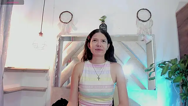 sofy bonnet1 online show from 04/23/26, 11:42