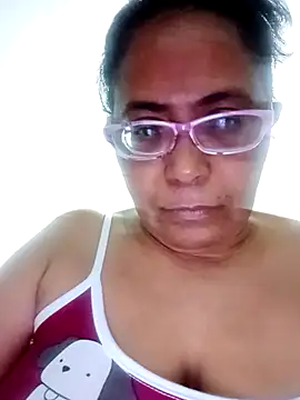 Snapshot of sexymomsn chatting on 05/25/26, 10:49 sexymomsn online show from 05/25/26, 10:49