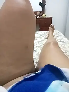 Snapshot of sexymomsn chatting on 07/08/26, 04:06 sexymomsn online show from 07/08/26, 04:06
