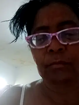Snapshot of sexymomsn chatting on 07/11/26, 12:41 sexymomsn online show from 07/11/26, 12:41