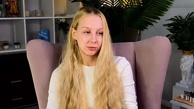 LishaPelle online show from 03/22/26, 08:40