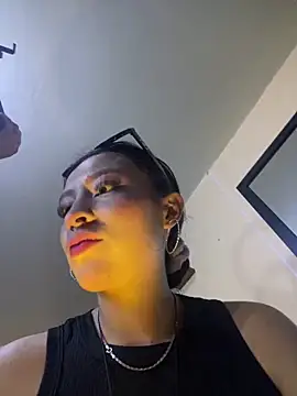 Snapshot of Itze_Mua chatting on 05/22/26, 10:48 Itze Mua online show from 05/22/26, 10:48