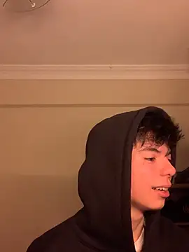 Snapshot of Beratylmamss chatting on 03/21/26, 09:40 Beratylmamss online show from 03/21/26, 09:40