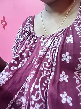 itz-priya online show from 04/14/26, 10:16