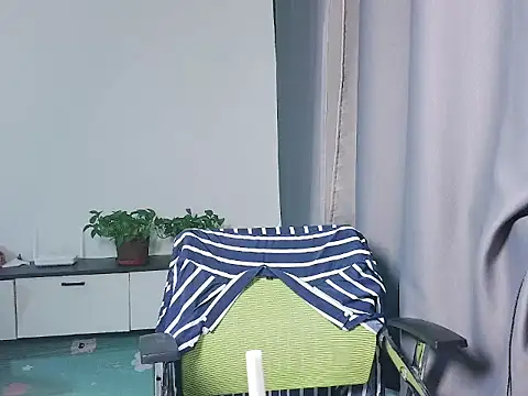 Snapshot of Llpl322 chatting on 05/15/26, 12:28 Llpl322 online show from 05/15/26, 12:28