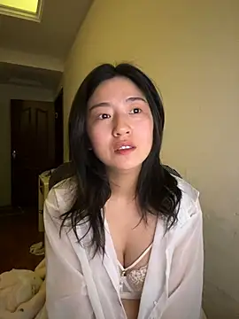 Snapshot of Olivia_PINK0322 chatting on 04/21/26, 12:11 Olivia PINK0322 online show from 04/21/26, 12:11